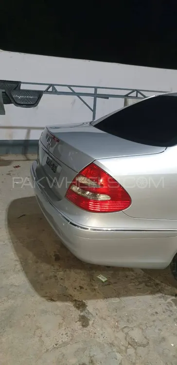 Mercedes Benz E Class 2005 for Sale in Sialkot Image-1
