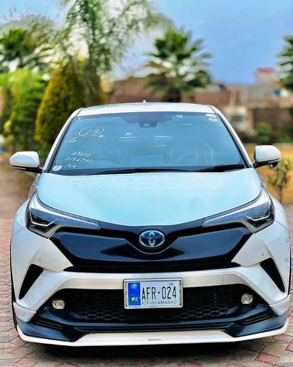 Toyota C-HR 2018 for Sale in Hayatabad Image-1