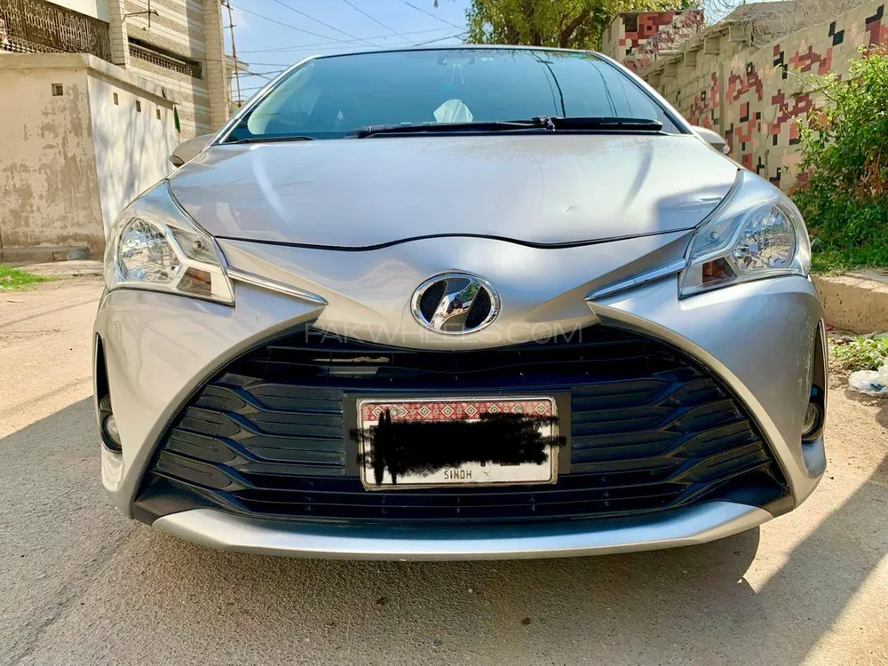 Toyota Vitz 2018 for Sale in Karachi Image-1