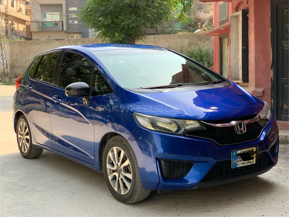 Honda Fit 2016 for Sale in Rawalpindi Image-1
