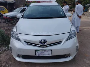 Toyota Prius Alpha 2011 for Sale