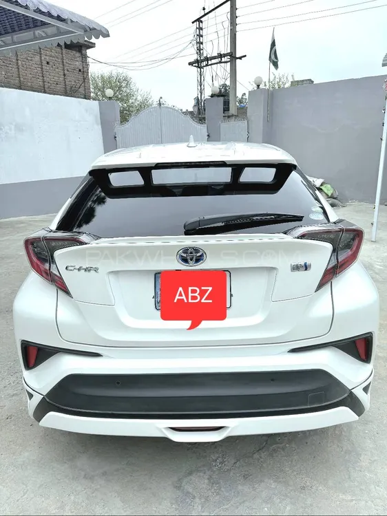 Toyota C-HR 2017 for sale in Takhtbai