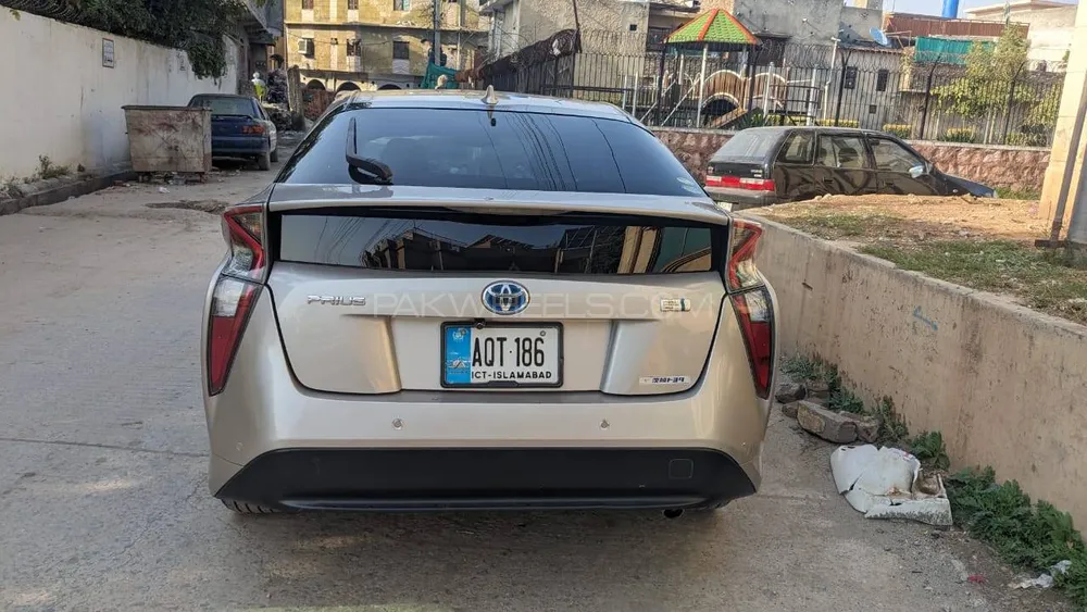 Toyota Prius 2016 for sale in Rawalpindi