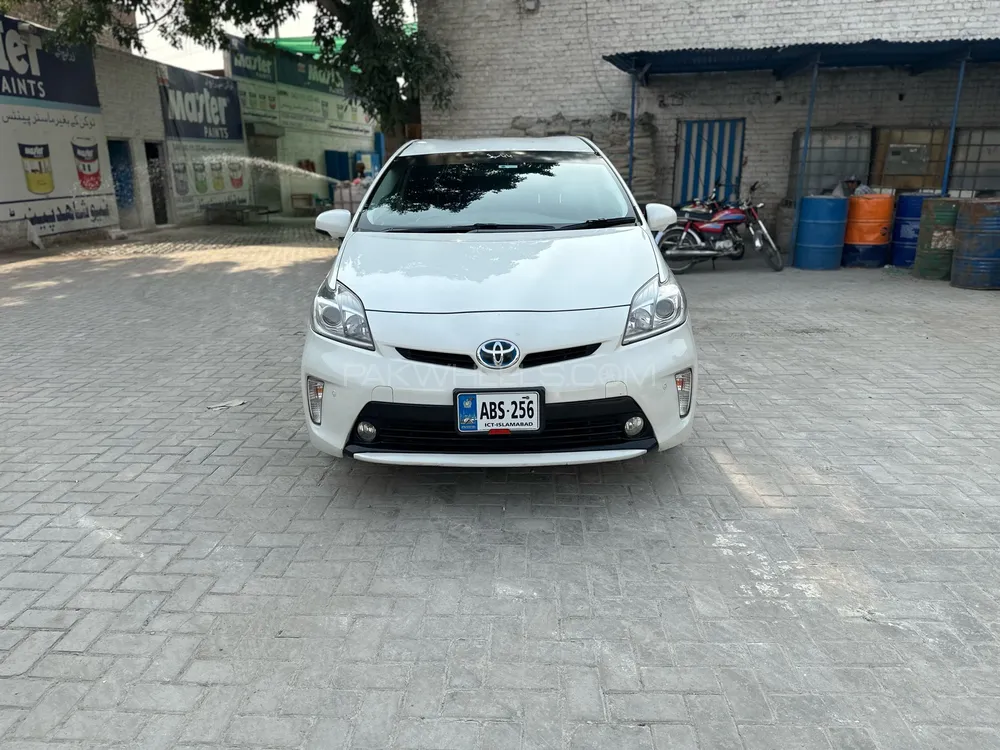 Toyota Prius 2013 for Sale in Sheikhupura Image-1