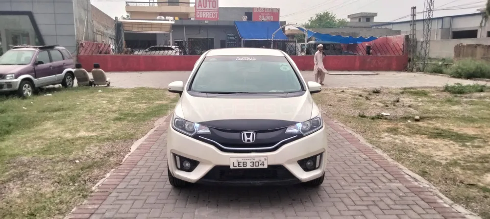 Honda Fit 2015 for Sale in Jhelum Image-1