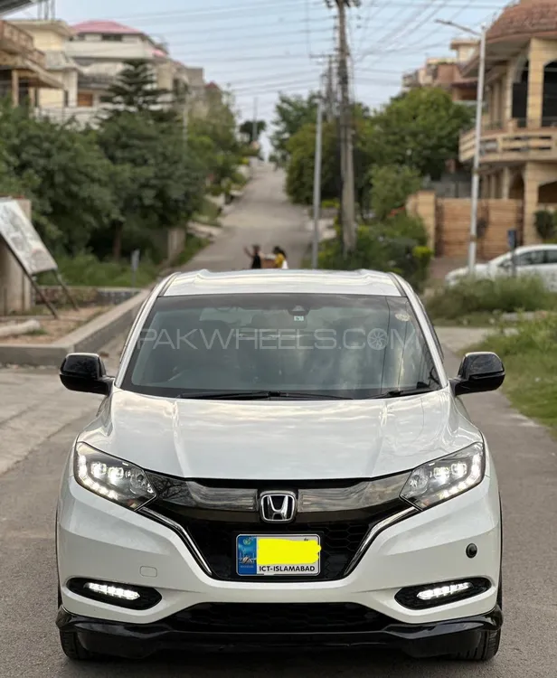 Honda Vezel 2017 for Sale in Islamabad Image-1