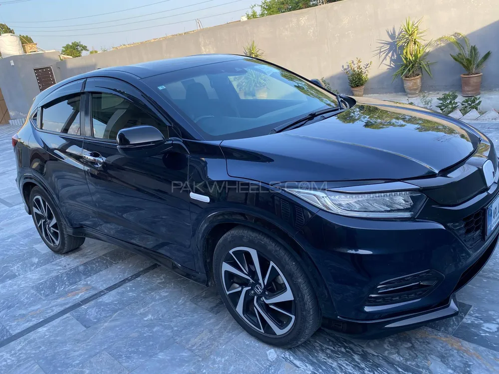 Honda Vezel 2018 for Sale in Swabi Image-1
