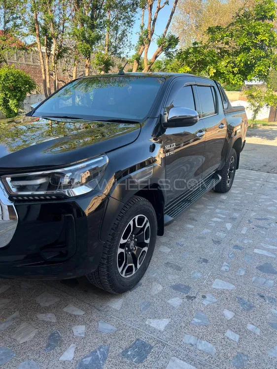 Toyota Hilux 2021 for Sale in Bhalwal Image-1