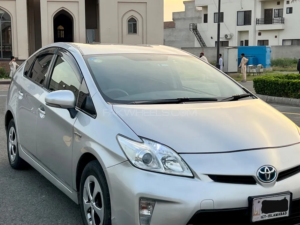 Toyota Prius 2013 for Sale in Sargodha Image-1