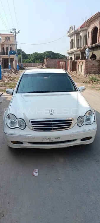 Mercedes Benz C Class 2004 for Sale in Multan Image-1