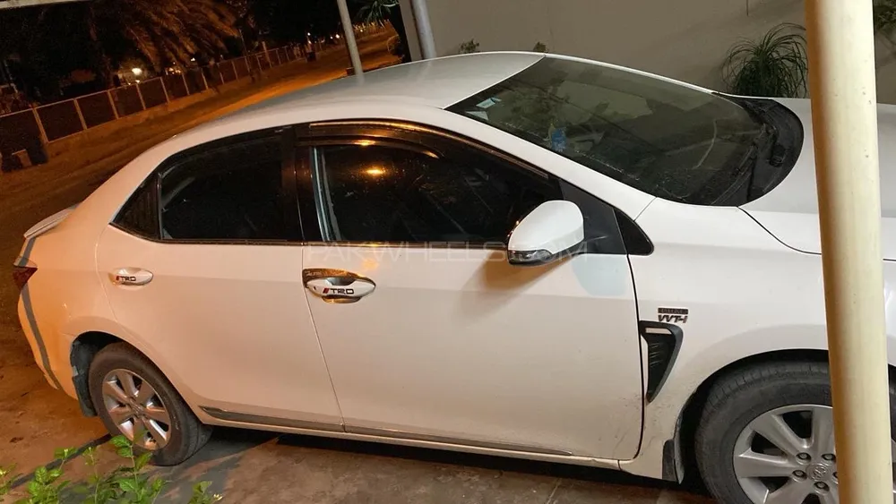 Toyota Corolla 2015 for Sale in Mirpur mathelo Image-1