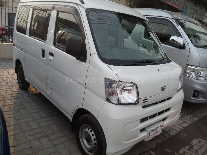 Daihatsu Hijet 2011 for Sale in Gujranwala Image-1