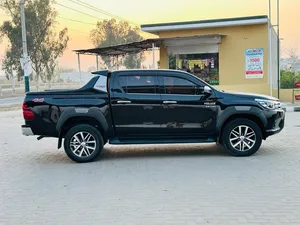 Toyota Hilux Revo V Automatic 2.8 2021 for Sale