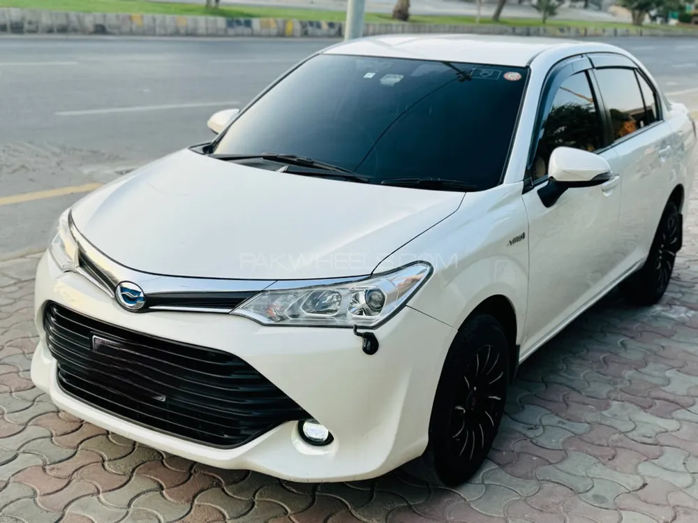 Toyota Corolla Axio 2015 for sale in Karachi