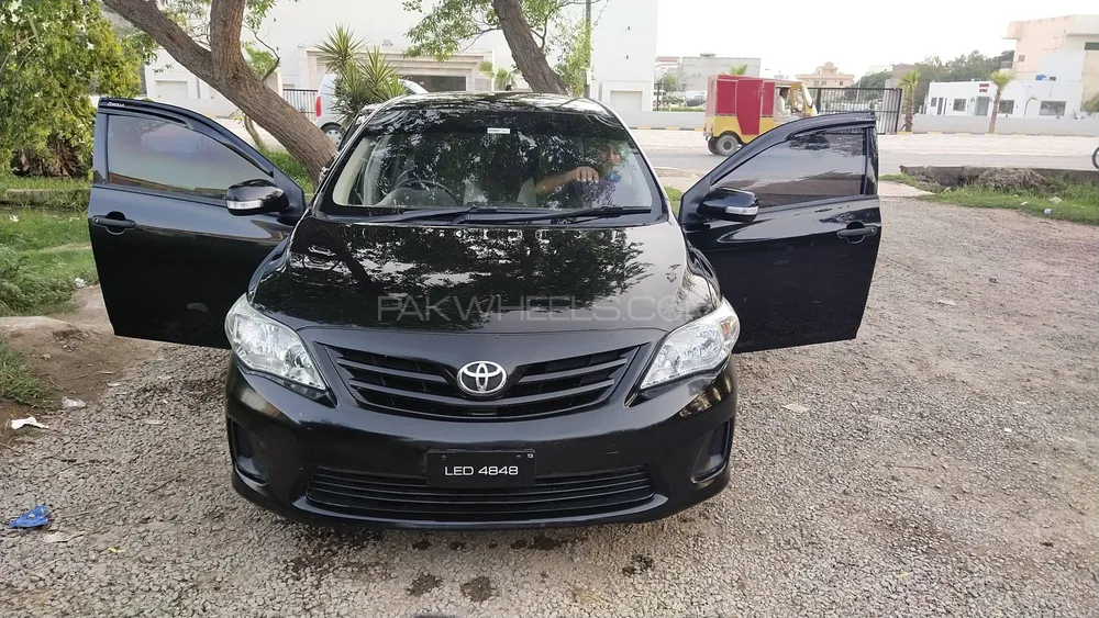 Toyota Corolla 2013 for Sale in Sargodha Image-1