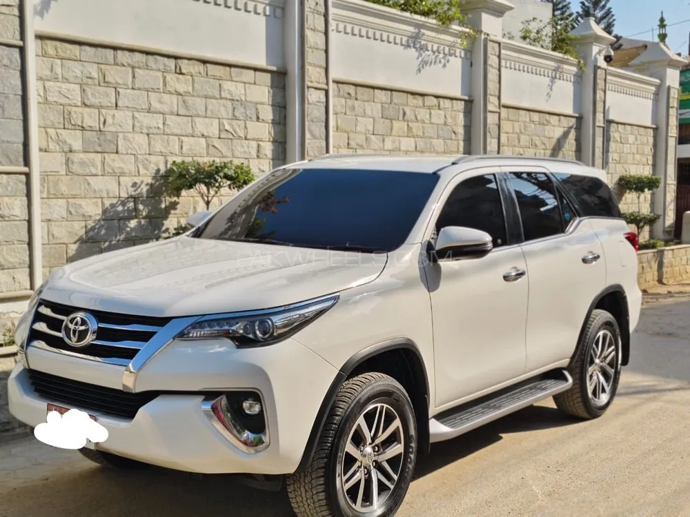 Toyota Fortuner 2019 for Sale in Karachi Image-1