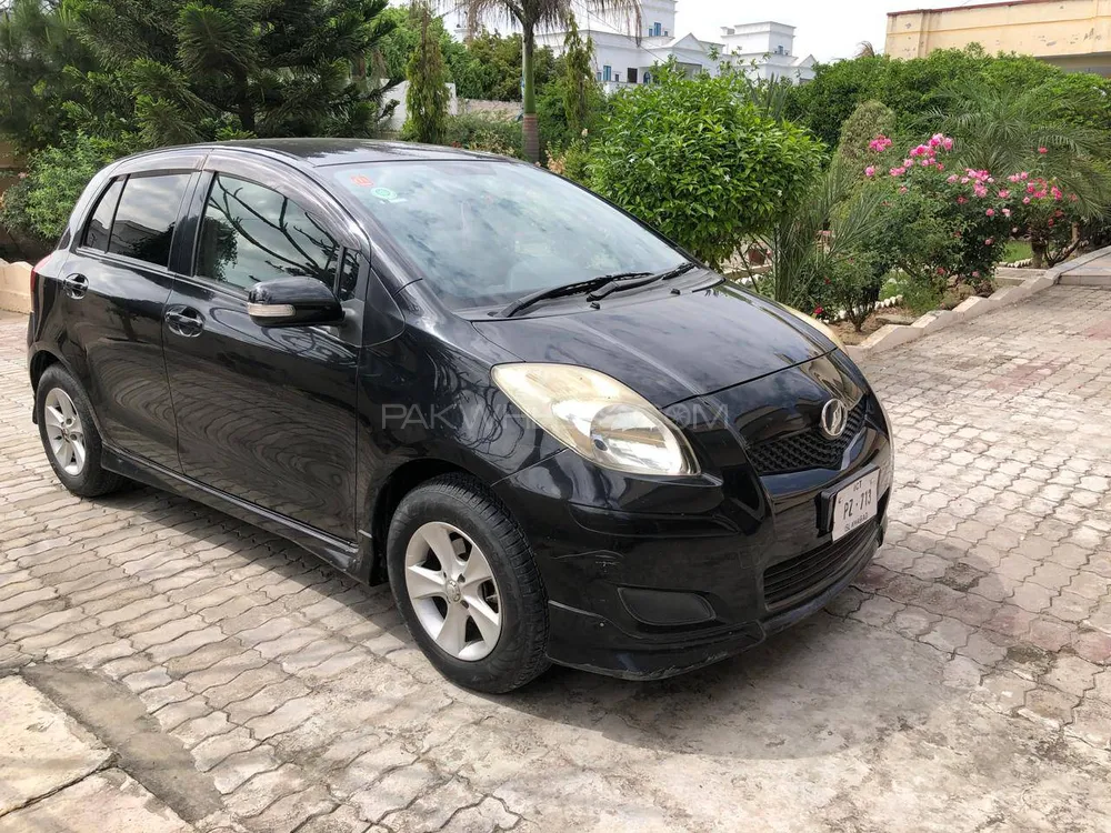 Toyota Vitz 2007 for Sale in Lala musa Image-1