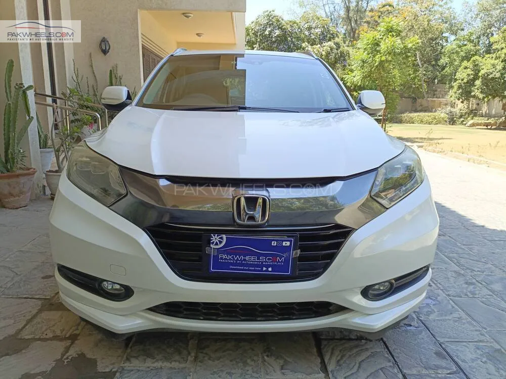 Honda Vezel 2015 for Sale in Karachi Image-1