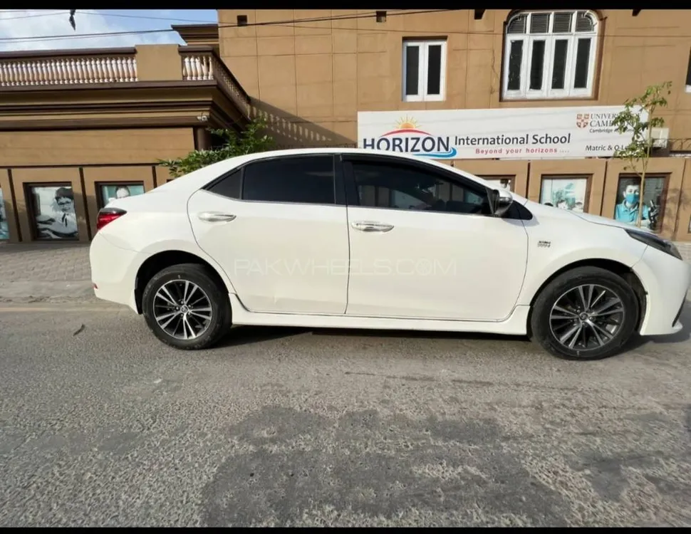 Toyota Corolla 2018 for Sale in Faisalabad Image-1