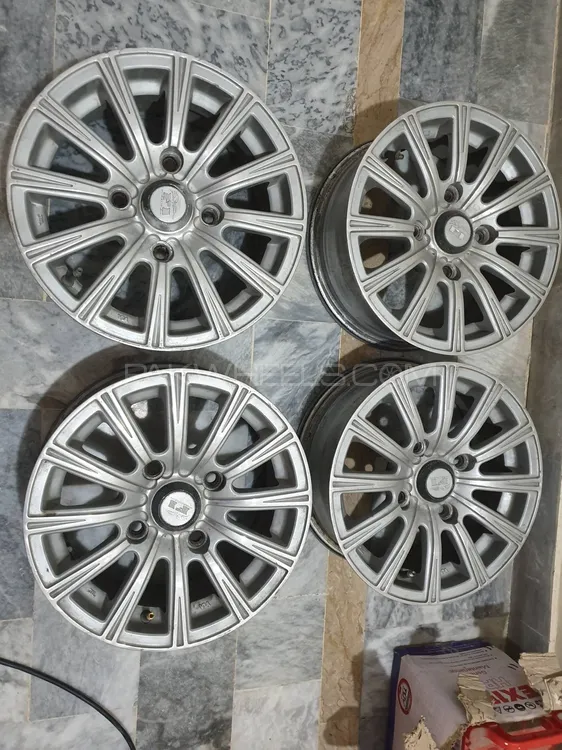 13" alloy rim 114pcd Image-1