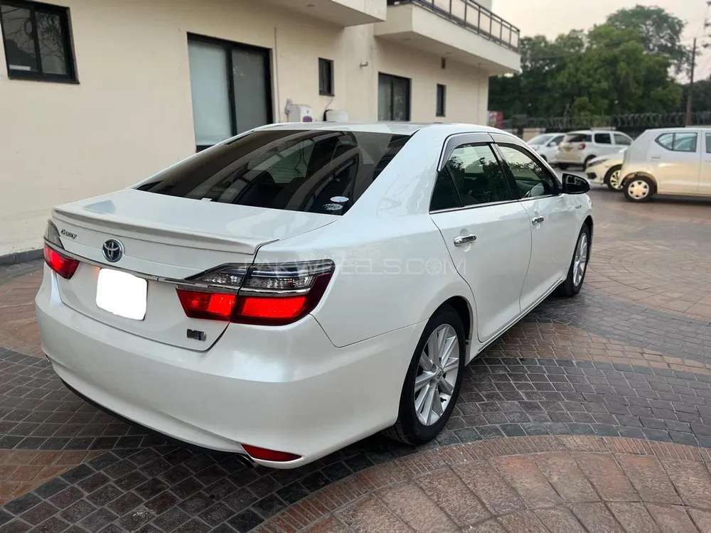 Toyota Camry 2011 for Sale in Faisalabad Image-1