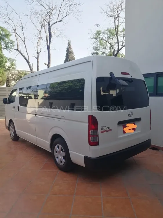 Toyota Hiace 2016 for Sale in Islamabad Image-1