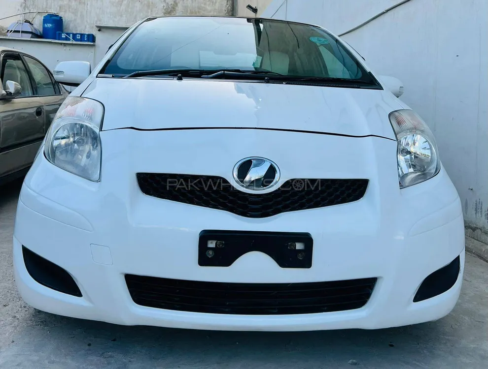 Toyota Vitz 2008 for Sale in Karachi Image-1