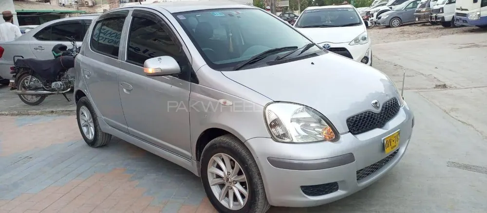 Toyota Vitz 2001 for Sale in Quetta Image-1