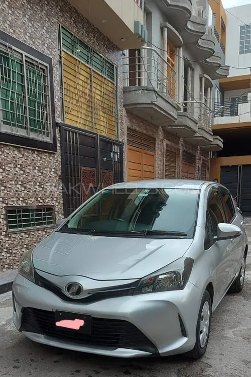 Toyota Vitz 2014 for Sale in Peshawar Image-1