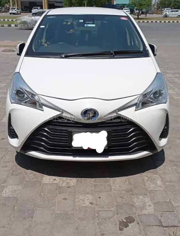 Toyota Vitz 2023 for Sale in Lahore Image-1