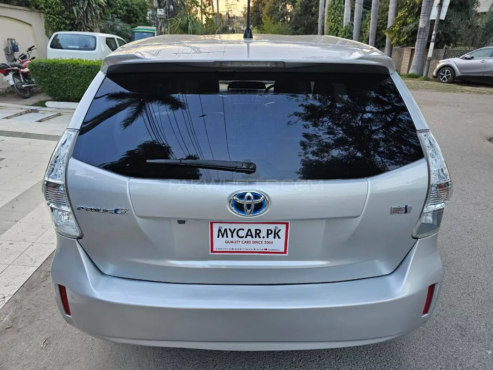 Toyota Prius Alpha 2014 for sale in Faisalabad