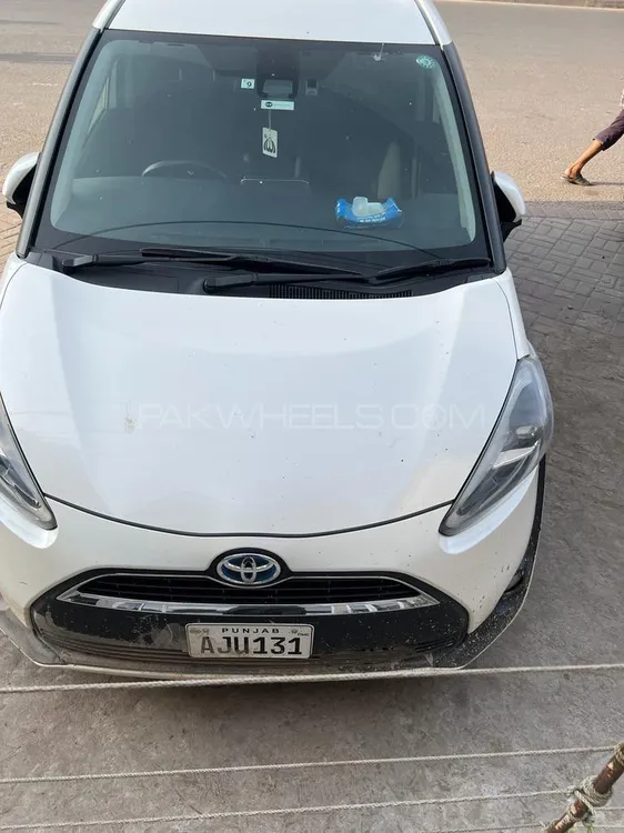 Toyota Sienta 2016 for Sale in Sheikhupura Image-1