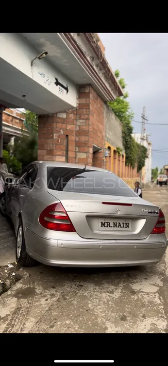 Mercedes Benz E Class 2004 for Sale in Mardan Image-1