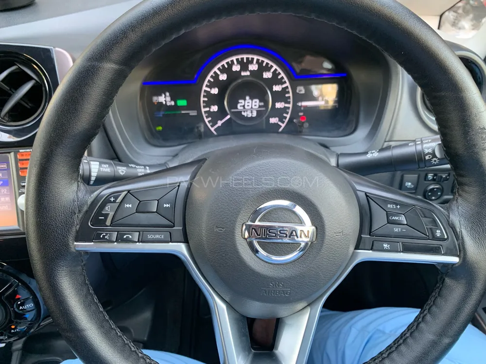 Nissan Note 2018 for Sale in Lahore Nissan Note 2018 for Sale in Lahore Image-16
