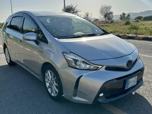 Toyota Prius Alpha 2015 for Sale