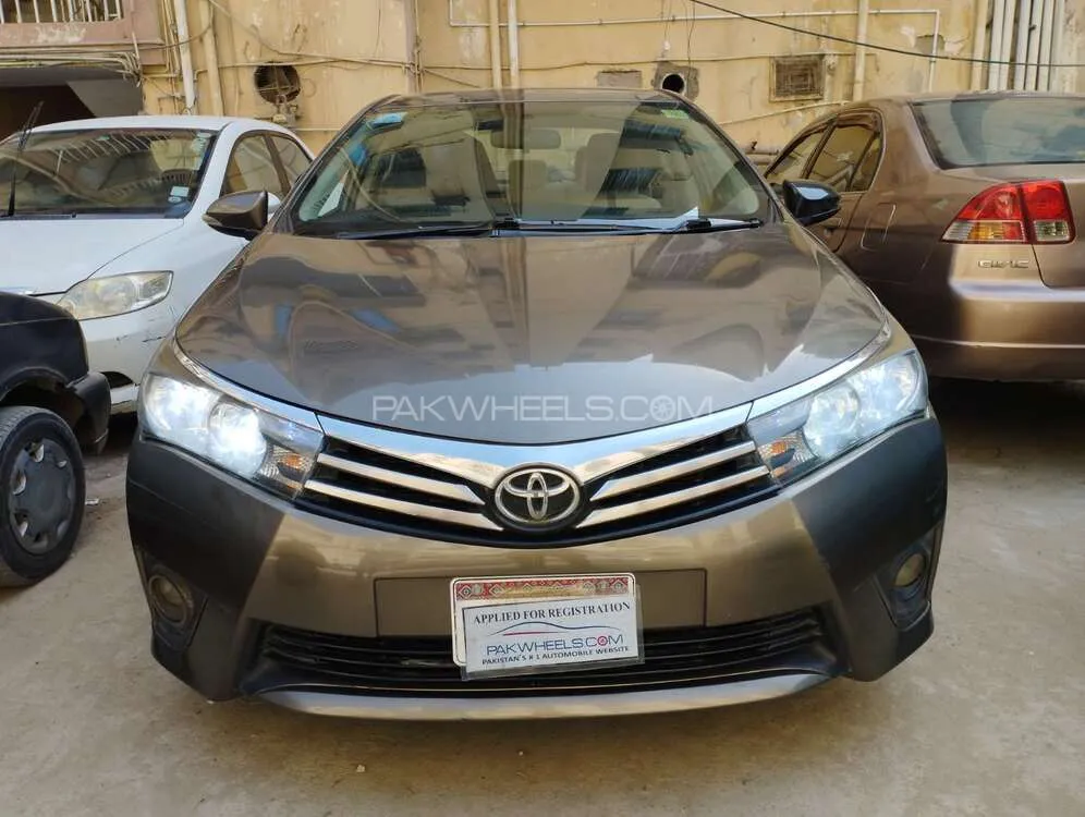 Toyota Corolla 2016 for Sale in Karachi Image-1