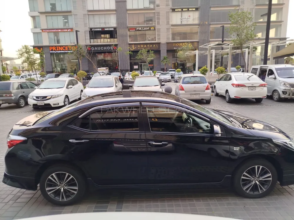 Toyota Corolla 2021 for Sale in Lahore Image-1