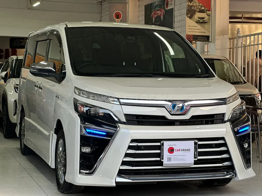 Toyota Voxy 2019 for Sale in Peshawar Image-1