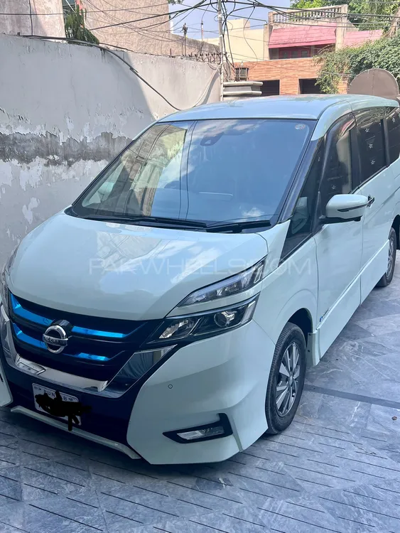 Nissan Serena 2018 for Sale in Sheikhupura Image-1