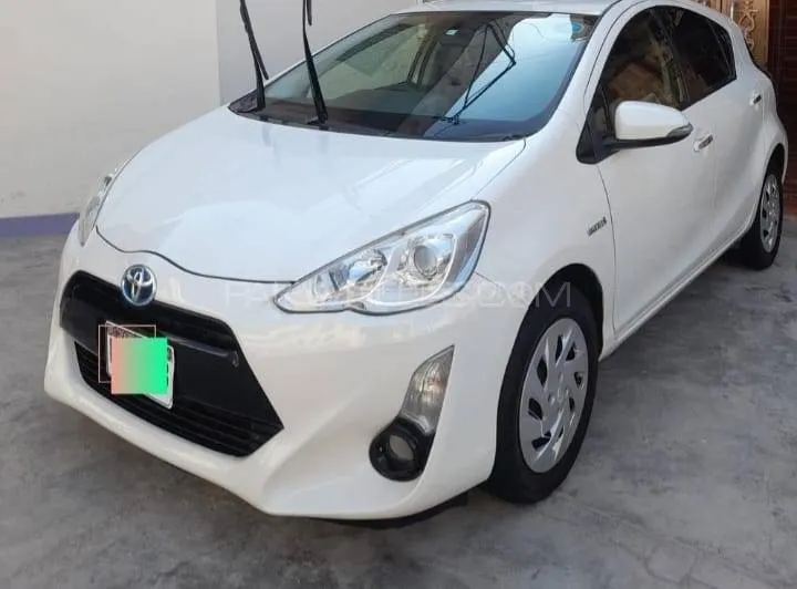 Toyota Aqua 2015 for Sale in Karachi Image-1