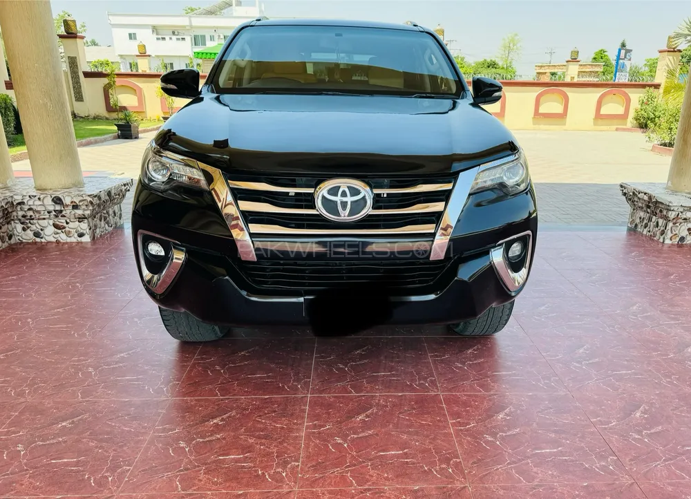 Toyota Fortuner 2017 for Sale in Gujrat Image-1