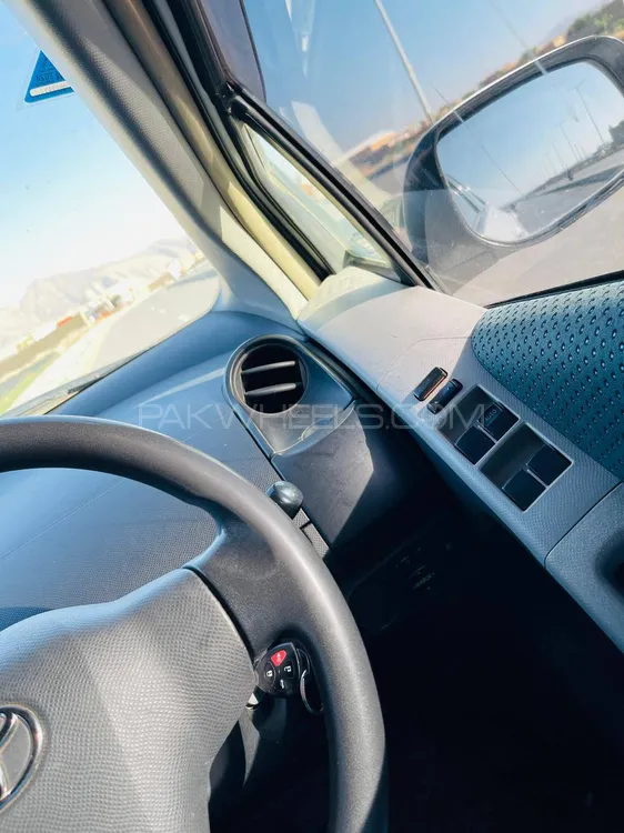 Toyota Vitz 2005 for Sale in Quetta Toyota Vitz 2005 for Sale in Quetta Image-17