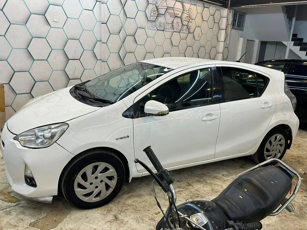 Toyota Aqua 2014 for sale in Hyderabad