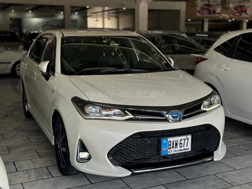 Toyota Corolla Axio 2019 for Sale in Peshawar Image-1