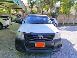 Toyota Hilux 4X2 Single Cab Deckless 2015 for Sale
