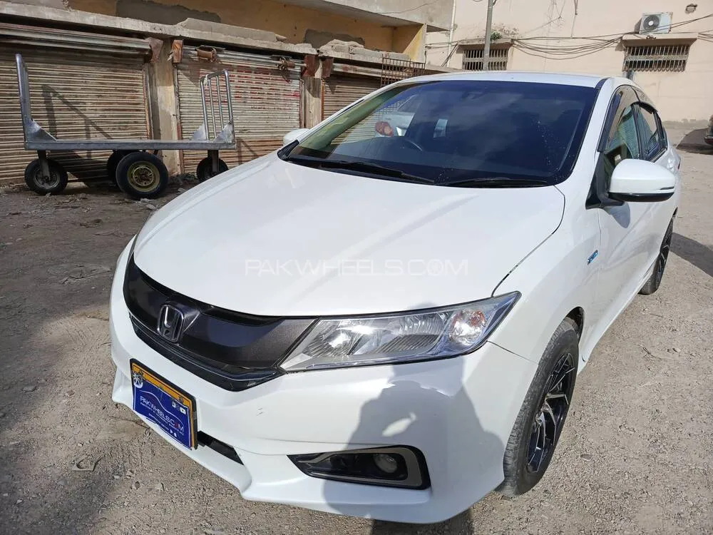 Honda Grace Hybrid 2015 for sale in Karachi