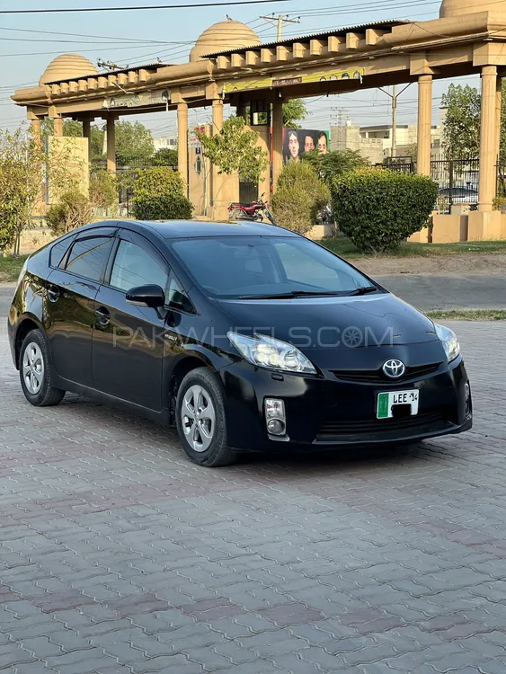 Toyota Prius 2011 for sale in Multan