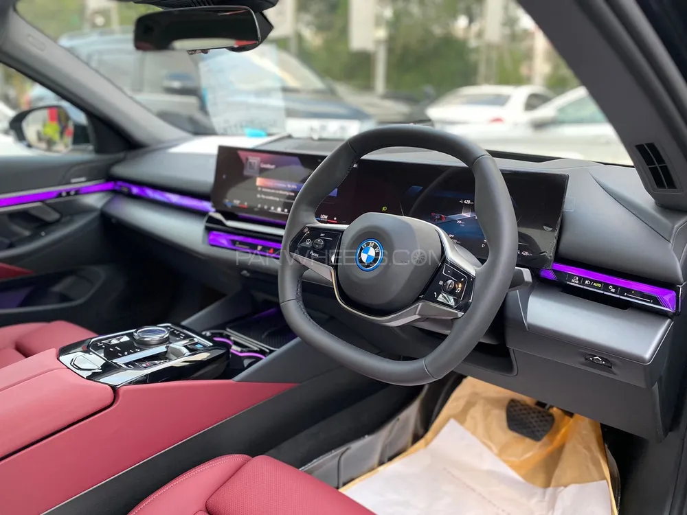 BMW i5 2024 for Sale in Karachi BMW i5 2024 for Sale in Karachi Image-10
