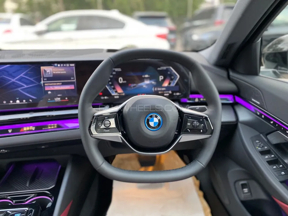 BMW i5 2024 for Sale in Karachi BMW i5 2024 for Sale in Karachi Image-9