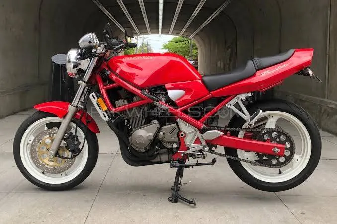 Suzuki Bandit 400VC 1997 for Sale Image-1